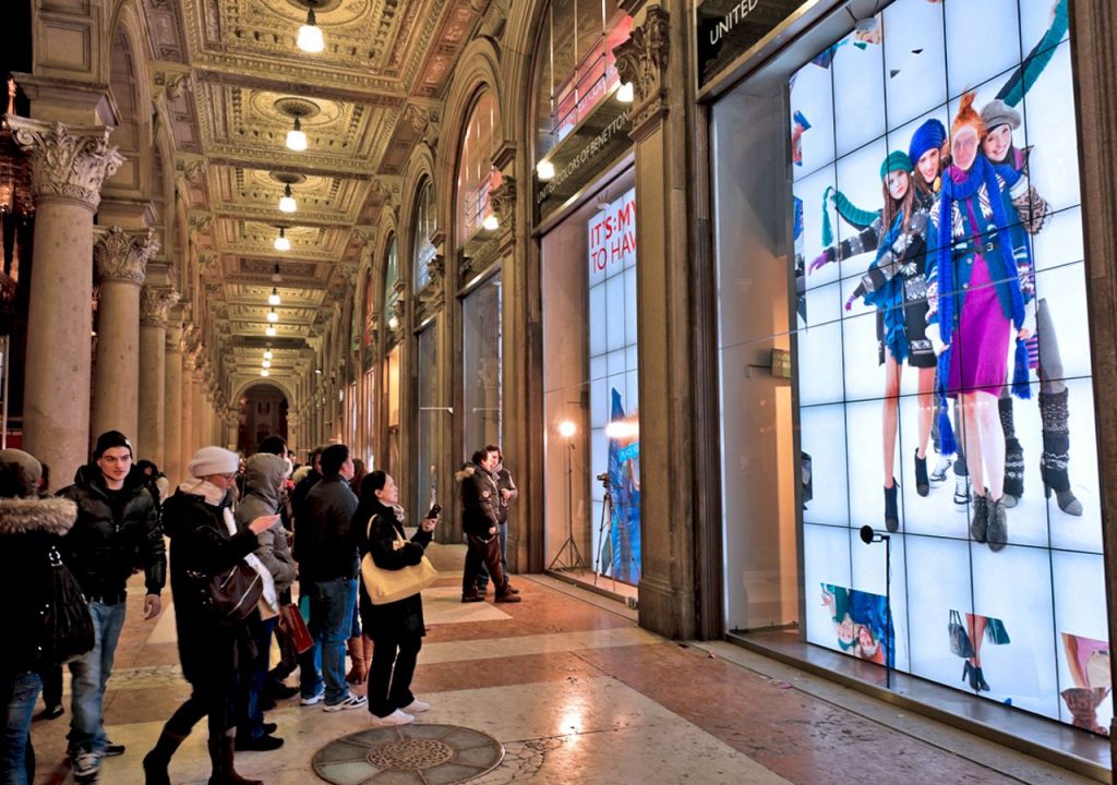 interactive screen shopping mall